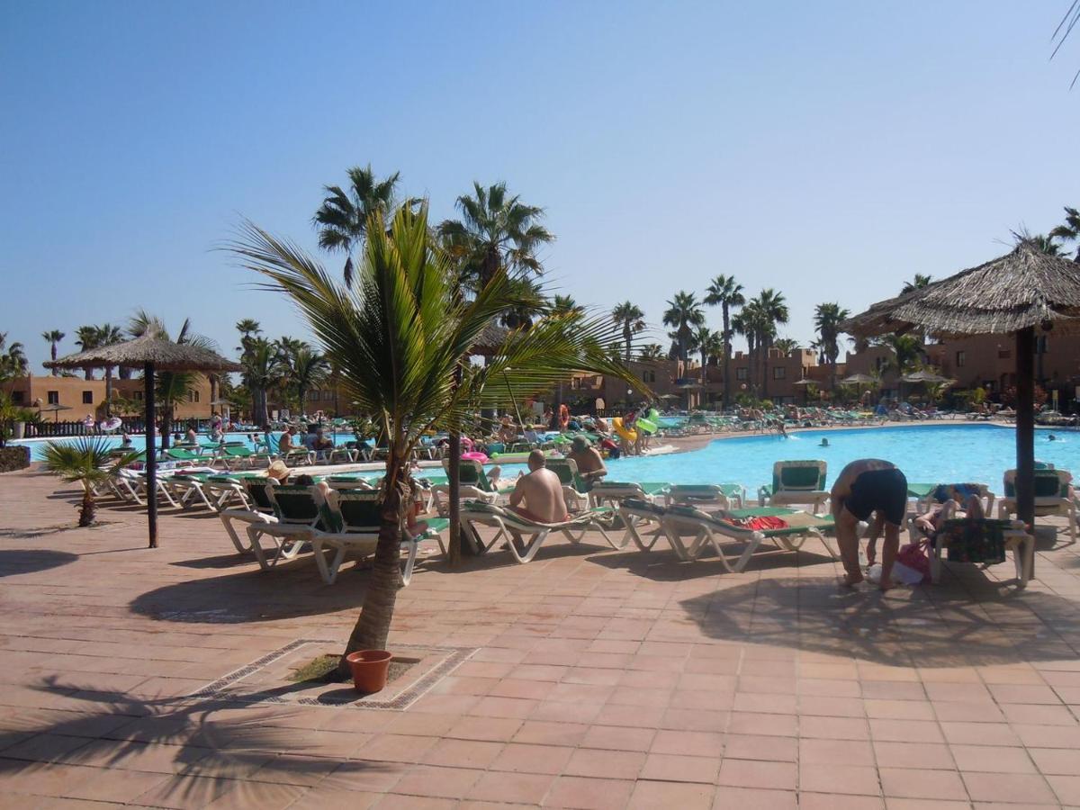 Family Apartment 1 Bedroom With Pool View - Oasis Duna Resort Corralejo Eksteriør bilde